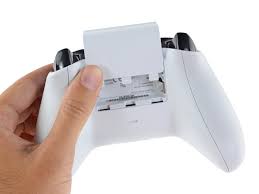 This wikihow teaches you how to open your xbox one console's internal casing. Microsoft Hid A Mini Master Chief In Its New Xbox One S Neowin