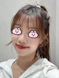 週末跟朋友約吃飯因為現場要排隊等候位至少1小時就溜到旁邊的屈臣氏逛逛+吹冷氣發現這好像是麗奇出的新款! !