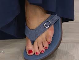 Qvc program host, relatively new mom with a passion for all things fashion & beauty. Amy Stran Feet Jill Franks Using A Foot Massager On Qvc Uk Youtube People Who Liked Amy Stran S Feet Also Liked Enak Brave