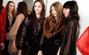 Deshalb kommt es sehr gelegen, dass es lebensmittel gibt, die dem haarwachstum auf die sprünge helfen. Diese Lebensmittel Lassen Deine Haare Schneller Wachsen