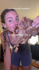 Cristina Dunn's Instagram, Twitter & Facebook