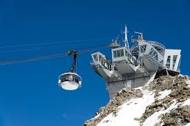 Skyway monte bianco è l'ottava meraviglia del mondo, nuovissima e supertecnologica funivia, porta a punta helbronner 3466 mt. Skyway Monte Bianco Carlo Cillara Rossi