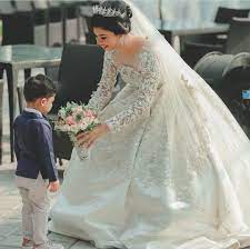 Pin By Maria On Wedding Gwons Christian Wedding Gowns Wedding Dresses Christian Wedding Dress