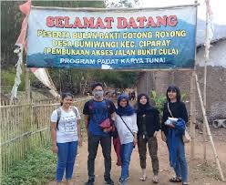 Berikut tempat wisata seru yang kami kumpulkan dari berbagai sumber secara langsung, media sampai situs travel terkenal traveloka. Website Resmi Desa Bumiwangi Kecamatan Ciparay Kabupaten Bandung