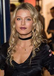 49 Hot Pictures Of Lily Travers Will Win Your Hearts – The Viraler