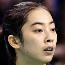 Bak drama korea, chen long berlutut di hadapan shixian dan menyerahkan sebuah cincin. Wang Shixian Net Worth