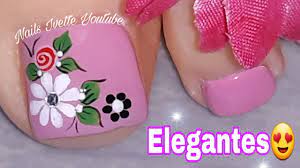 Durante los meses de junio y julio en soriana.com podrás conocer los descuentos exclusivos para ti en casi todo de nuestro catálogo. Unas Sencillas Y Elegantes Para Pie Decoracion De Unas Margarita Y Rosa Unas Color Rosa Youtube