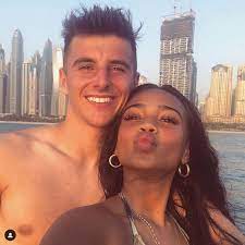 The couple reportedly met in 2017 and came in a relationship shortly afterwards. Mason Mount Girlfriend Who Is The Chelsea Star Dating Football Sport Express Co Uk