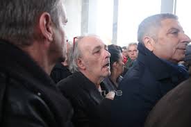 Για το σπίτι αυτό έχουν γίνει πολλοί πλειστηριασμοί. 8anos Mikroytsikos 8lipsh Sthn Politikh Khdeia Toy Syn8eth Plh8os Kosmoy Sto Teleytaio Antio