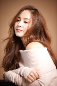 Mỹ nhân Cuộc Chiến Thượng Lưu khoe vẻ đẹp quyến rũ ở tuổi 40 nhưng vòng 1  căng đầy gợi cảm mới chiếm trọn spotlight