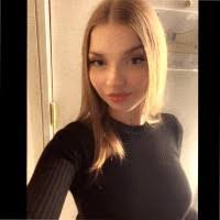 Fanny Matos's Instagram, Twitter & Facebook