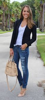 How To Wear A Blazer With Jeans And Heels Today S Everyday Fashion The Navy Blazer J S Everyday Fashion How To Wear Blazers Smart Casual Outfit Casual Fashion
