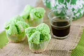 Bolu kukus mekar cokelat lembyuut, yang nyoklat banget rasanya. 5 Cara Membuat Bolu Kukus Mekar Sempurna Anti Gagal Halaman All Kompas Com