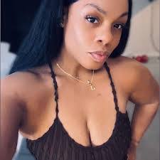 Sandra Strogen's Instagram, Twitter & Facebook