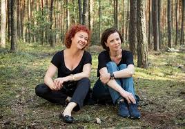 Jest absolwentką łódzkiej pwsftit (1994). These Daughters Of Mine When Our Parents Leave Us Cineuropa