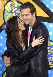 Alanis morissette has gone on record, admitting her new album, flavors of entanglement, is about the breakup of her relationship with actor ryan reynolds. Alanis Morissette Torch Song About Ryan Reynolds Popsugar Celebrity