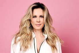 Grant also has a singing career, and is known by the stage name, rebecca swing. Rebecca De Alba Lanza Venta Digital