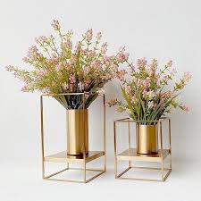 Metal Ayakli Saksilar Ile Evinizin Guzelligine Guzellik Katin Sus Kina Dugun Organizasy Metal Vase Decor Flower Vase Diy Vases Decor