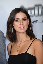 She grabbed the attention of music lovers all over europe when she won the 'eurovision song contest,' in. Wer Ist Lena Meyer Landrut Lena Meyer Landrut Biografie Celebrity Hairstyles Beautiful Wife Pretty Hairstyles