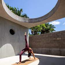 Globe house is located in central london at london bridge, se1. Yoga Dezeen