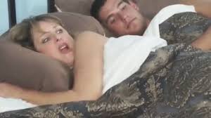 Sharing Bed with Stepmom - XXXi.PORN Video