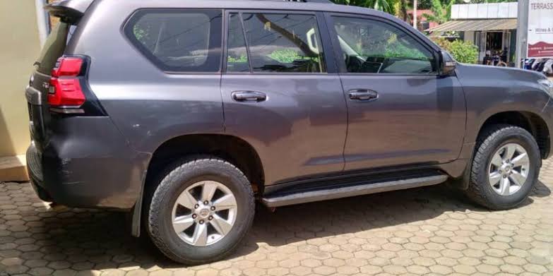 Rwanda-car-hire-Toyota-land-cruiser-Prado