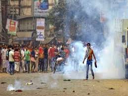 Bengal violence latest breaking news, pictures, videos, and special reports from the economic times. Caa Row Violent Protests Continue In West Bengal 354 Arrested Kolkata News Times Of India