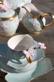 Perfect To Add Unique Elegance To The Afternoon Tea Villari Butterfly Tea Time Is Beautifully Decorated By Hand W Conjunto De Cafe Louca Vintage Bules Vintage