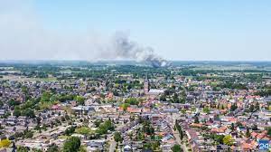 De truck begon hevig te roken bij de. Wat Er Gebeurde Tijdens De Zeer Grote Stalbrand In Nederweert Nederweert24
