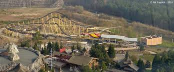 D'une superficie totale de plus de 850 000 m2, c'est le plus grand parc d'attractions du pays. Desert Race Heide Park Resort Soltau Lower Saxony Germany