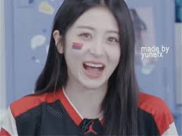 please dont ever take her smile away #huhyunjin #yunjin #lesserafim #kpop  #fyp #kpopfyp