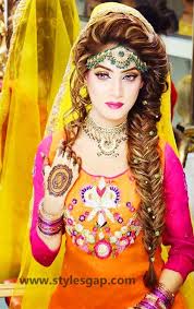If there's one day you should feel like royalty, it's your wedding day! Mayun Bridals Makeup Looks Dresses Designs 2020 2021 Trends Bridal Makeup Looks Pakistani Bridal Hairstyles Pakistani Bridal Makeup