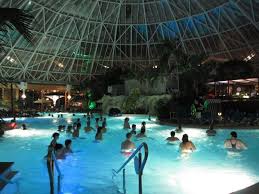 Therme Erding The World S Biggest Spa Complex Close To Munich Airport Is Simply Superb For Sauna Lovers There Are Over 25 Themed Therme Erding Therme Spa
