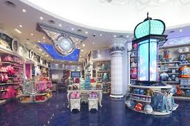 Le Magasin Disney Store Des Champs Elysees Vient De Reouvrir Http Www Disneystore Fr Evenements Et Activites Mn 1433501 Cmp Soc Fbkf Paris Disney Landmarks