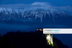 Burg Bled Am Bleder See Bei Nacht Slowenien Bled Blejski Otok Bled Castle At Lake Bled At Night Slovenia Bled Blejski Ot Reisefotografie Slowenien Bilder