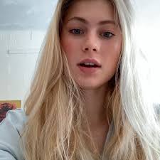 Karina Calhoun's Instagram, Twitter & Facebook