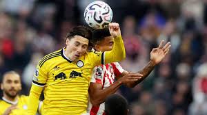 Sunderland vs Leeds LIVE: Bottom of the table Black Cats look for win - updates