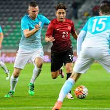 Emre mor ist ein fussballspieler aus der türkei, der für borussia dortmund spielt ⚽ alle informationen zu marc bartra auf einen blick ⚽. Der Turkische Tempodribbler Fussball