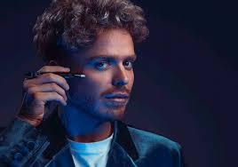 Benny Hancock for Men is a global industry pro make-up artist who has spent  over a decade painting the faces of celebrities, supermodels, and VIPs.  Benny is a leading authority