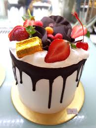 Selain rasanya yang lezat, puding tart juga. Kue Ulang Tahun Topping Buah Cara Golden