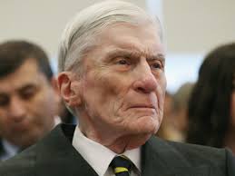 After finishing his doctorate in organic chemistry at princeton university, warner worked as a researcher for polaroid. Lo1gnve8rhni3m