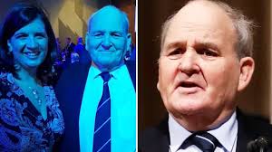 AFL world pays tribute to Ron Joseph after North Melbourne icon's death