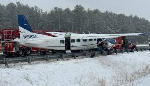United Pilot Talks Down Plane After Losing Its Engine, Lands On Highway