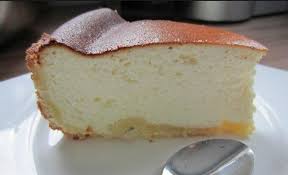 4 gros œufs 500 gr de fromage blanc 100 gr de fécules de maïs 100 gr de sucre pour l'aromatiser : Alsace La Veritable Tarte Au Fromage Blanc Laquotidienne Fr