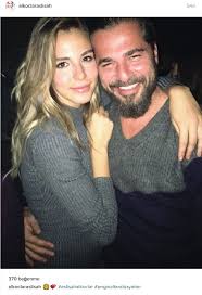 Engin altan düzyatan 2015 yılı son yeni sevgilisi neslişah alkoçlar'dır. Enistesi Ile Samimi Goruntulerini Paylasti