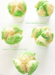 1.tepung trigu 1/2kg 2.gula 1/2.kg 3.telur 5butir 4.ovalet/sp 1 sdm 5.sprite 200mili 6.vanily 1 mixer telur, gula dan sp sampai kental berjejak. Bolu Kukus Mekar Tanpa Emulsifier Dan Air Soda Monic S Simply Kitchen