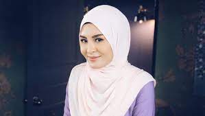 Selamat beramal salam kemanusiaan wany hasrita @syriacaremalaysia @scevent_ @wanyhasrita @wanyhasnizers @khaibahar94 @khaibaharempire @kbspore @myrizal @fadleeyusof @dieana_aryssa #syriacareproject #syriacareforhumanity. Lirik Lagu Wany Hasrita Terlalu Memuja Ost Drama Curi Curi Cinta Lirik Lagu Dunia