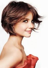 En effet, en cette période de printemps 2019, beaucoup de coupes courtes très chics et féminines font leur apparition dans les rues. Coupe Cheveux Mi Court 2016 Coupe Cheveux Mi Court Cheveux Mi Courts Coupe De Cheveux