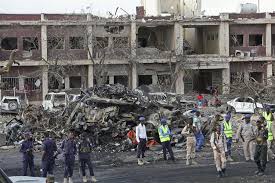 Kamikaze si è fatto esplodere in una strada molto affollata. Attentati A Mogadiscio 300 Morti Centinaia Di Feriti
