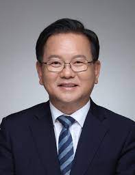 김부겸 의원 유세에 박수치는 어르신. ê¹€ë¶€ê²¸ í•™ë ¥ ì¶œì‹ í•™êµë¡œ ì°¨ë³„ ë• ì‚¬ìš©ìž ì²˜ë²Œ ë²•ì•ˆ ë°œì˜ ì—°í•©ë‰´ìŠ¤